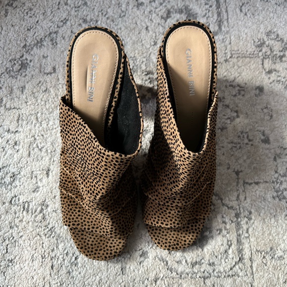 Animal print heels - Picture 2 of 3